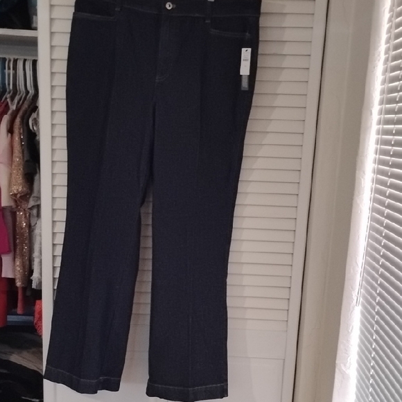 Talbots Daphne Wash High-Rise Flare Jeans - Picture 9 of 13
